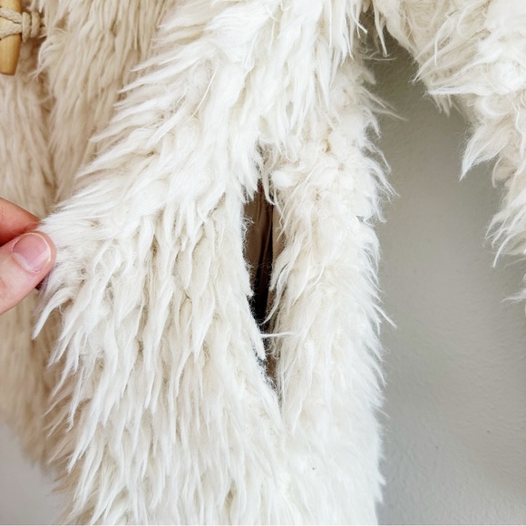Reformation Teddy Faux Fur Jacket / White Fuzzy Coat - Picture 4 of 10
